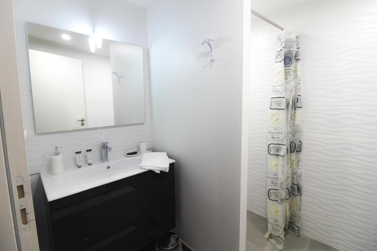 Plein Soleil Avec Jacuzzi Privatif Et Parking Prive Apartment Sarlat-la-Caneda Bagian luar foto